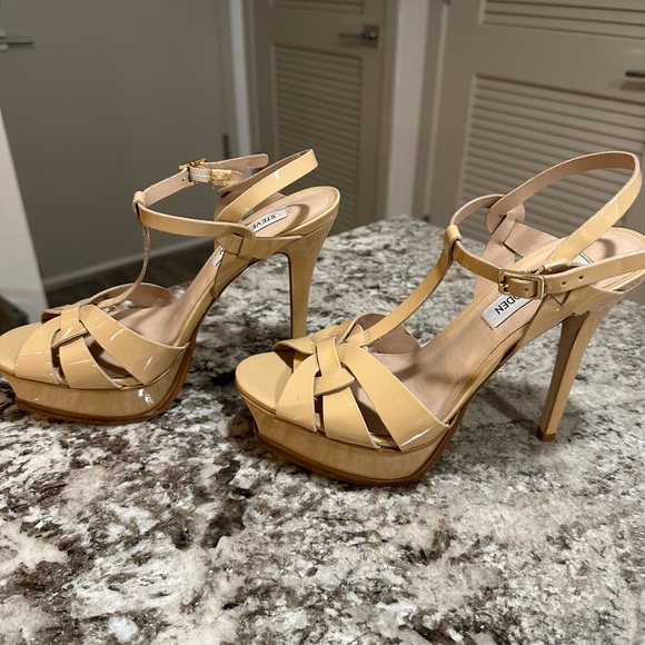 NWOT Nude/Tan Kismit Steve Madden Platform Heels Tribute Inspired size 7.5 - Picture 3 of 5